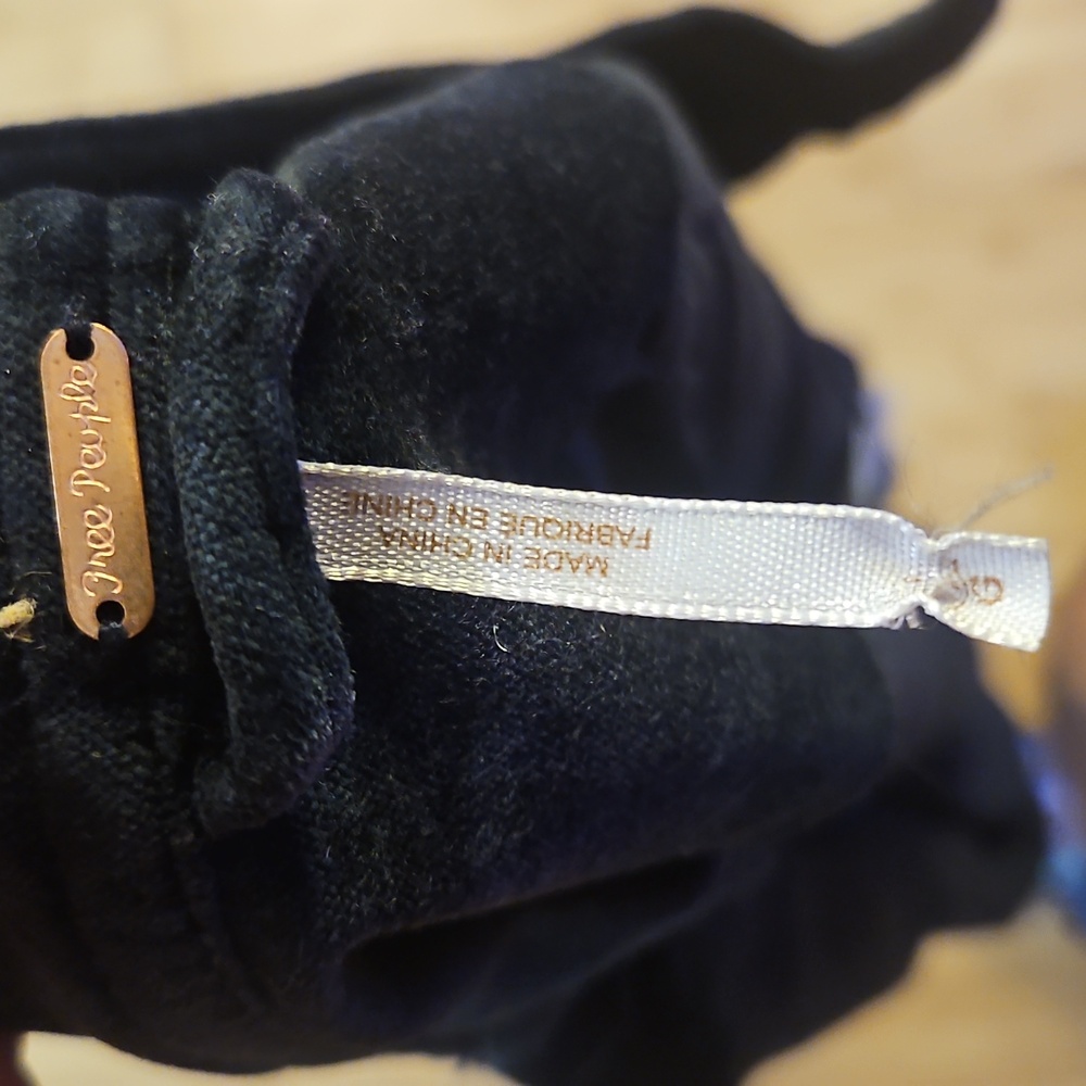 Free Peopke Black Velvet Jacket - Picture 10 of 14